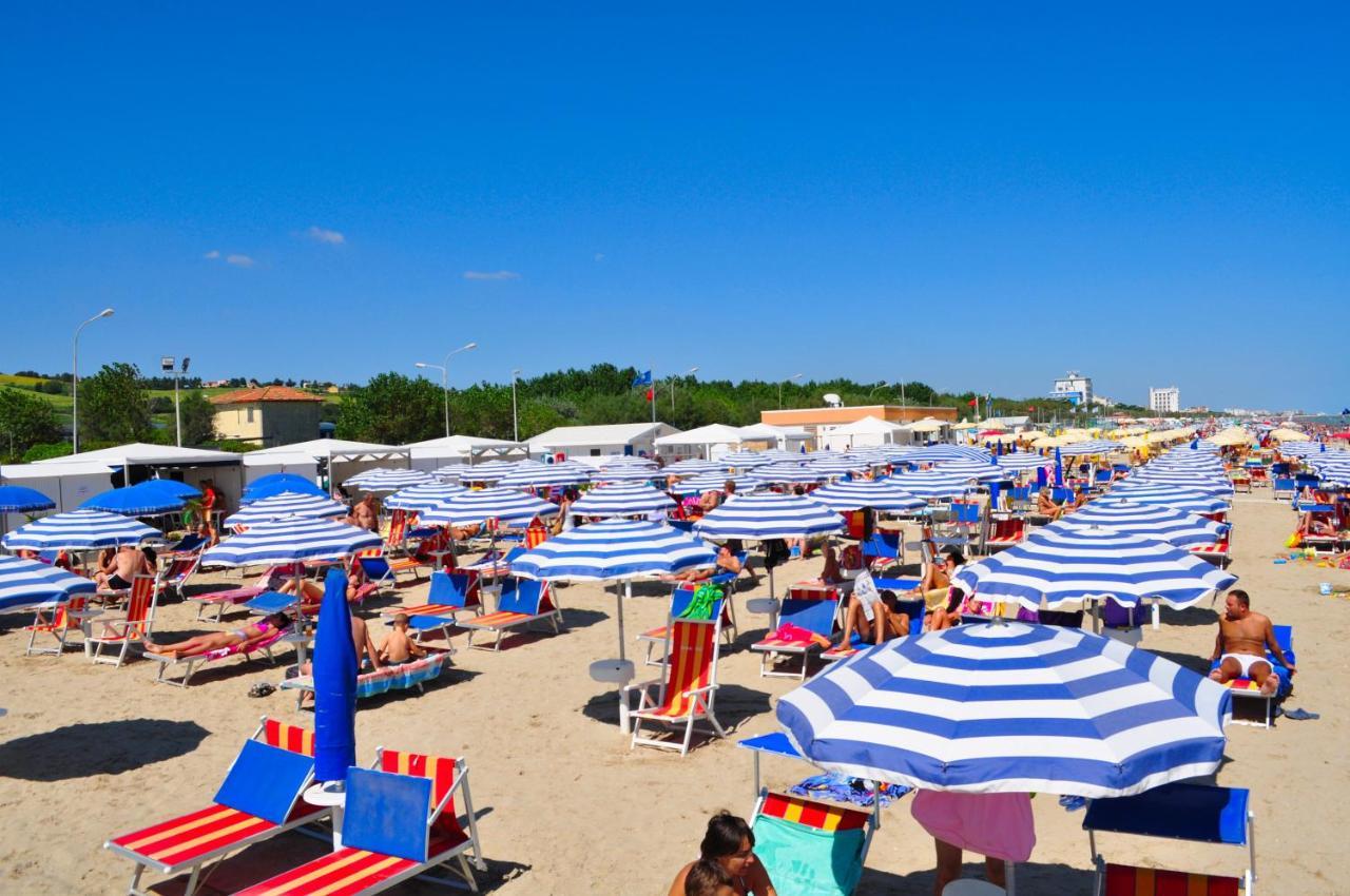 Camping Blu Fantasy Σενιγκάλια Εξωτερικό φωτογραφία